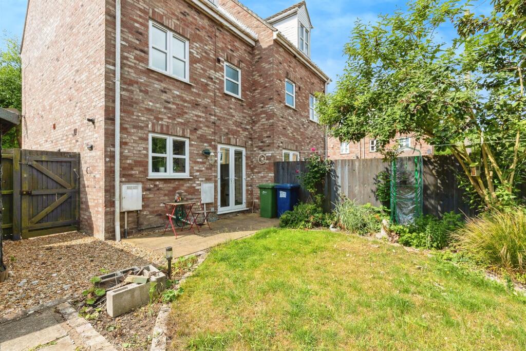 3-bed semi-detached on Old Bakery Close, Wimblington, March, £290,000