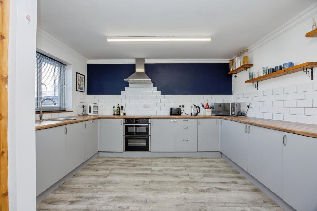 Brent Wartha, Looe, PL13 photo 4