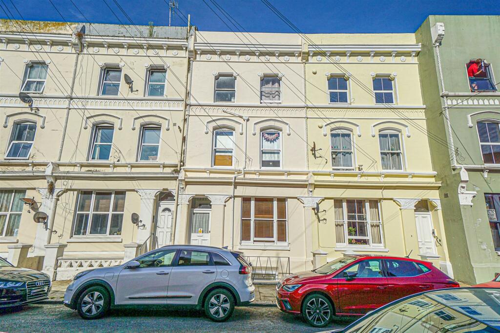 1-bed flat on Kenilworth Road, St. Leonards-On-Sea, £125,000