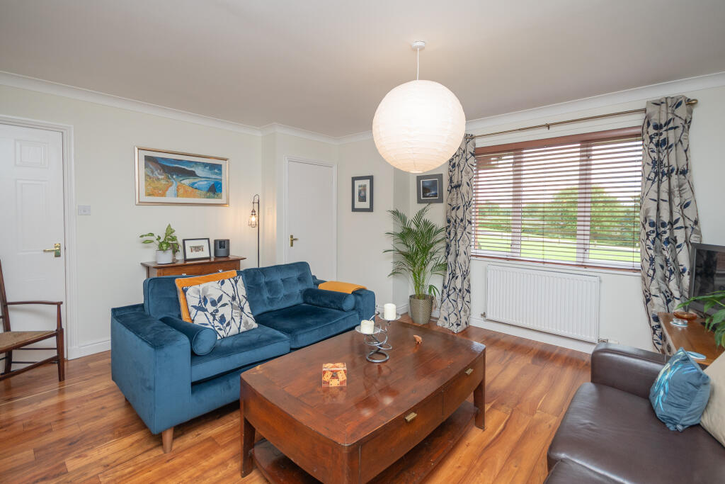 House in Cumbernauld, Craigmarloch - View 4