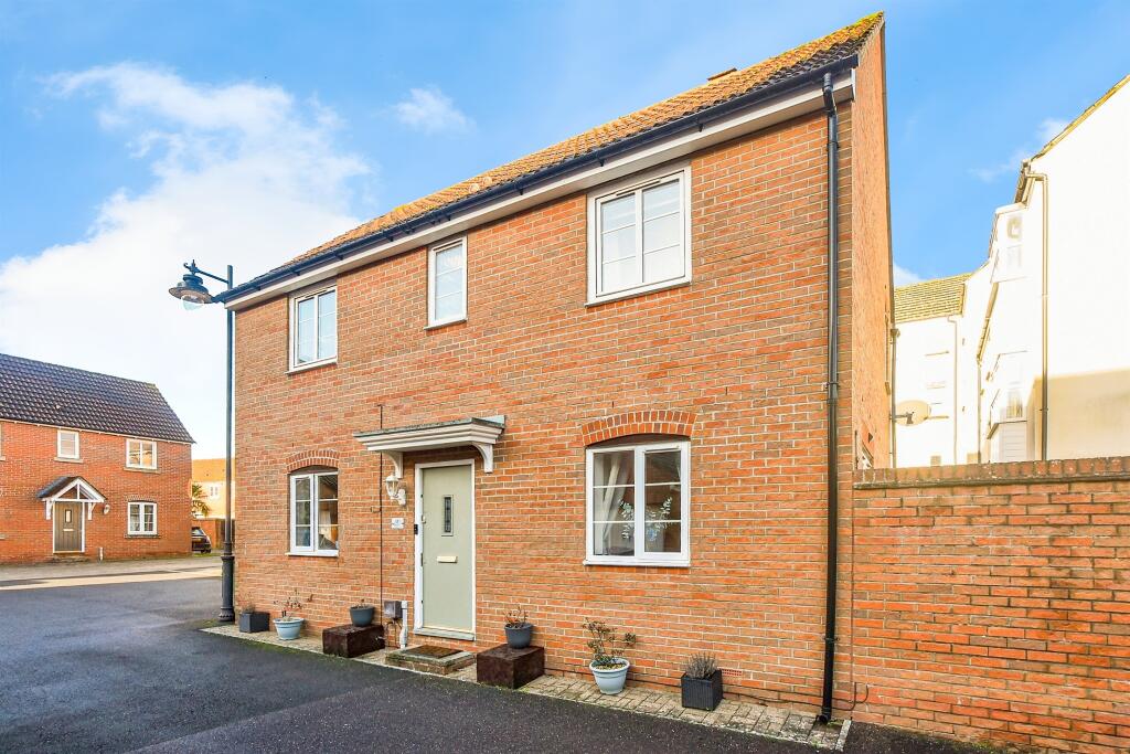Main image of property: Grayling Close, Calne