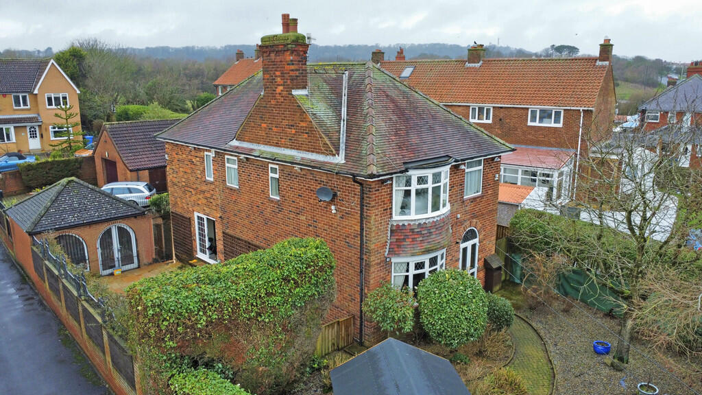 4-bed detached on Filey Road, Scarborough, £425,000