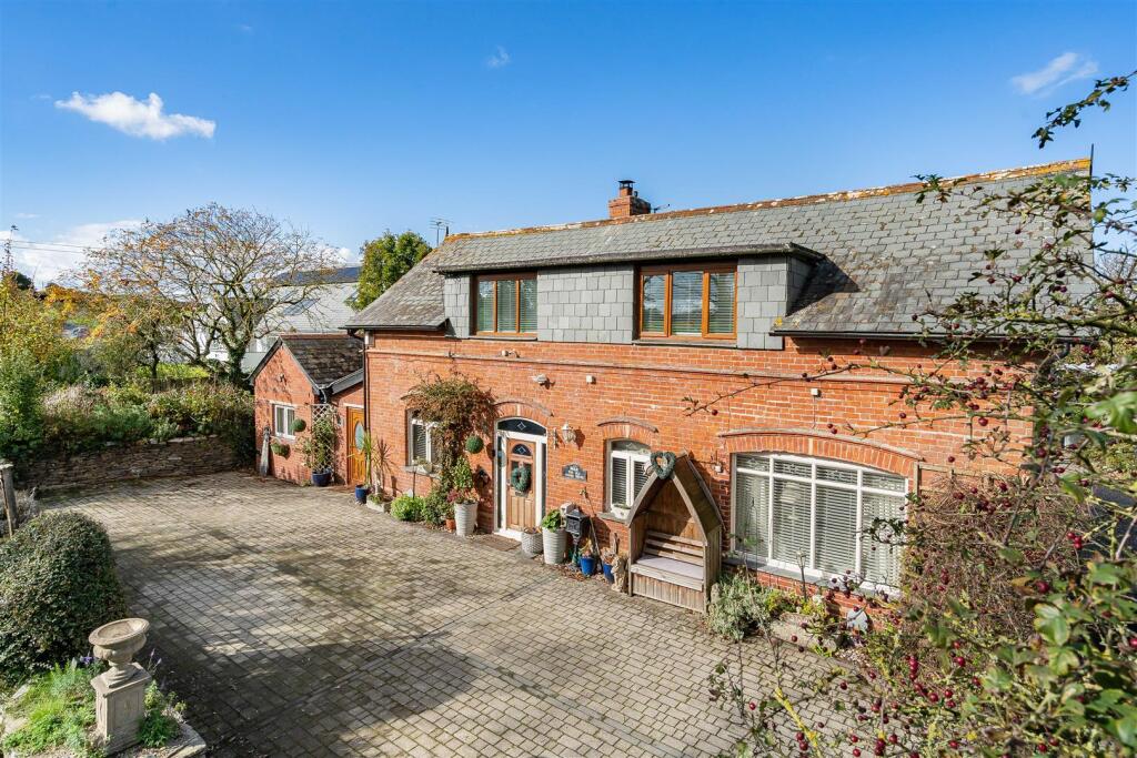 Main image of property: Treator, Padstow