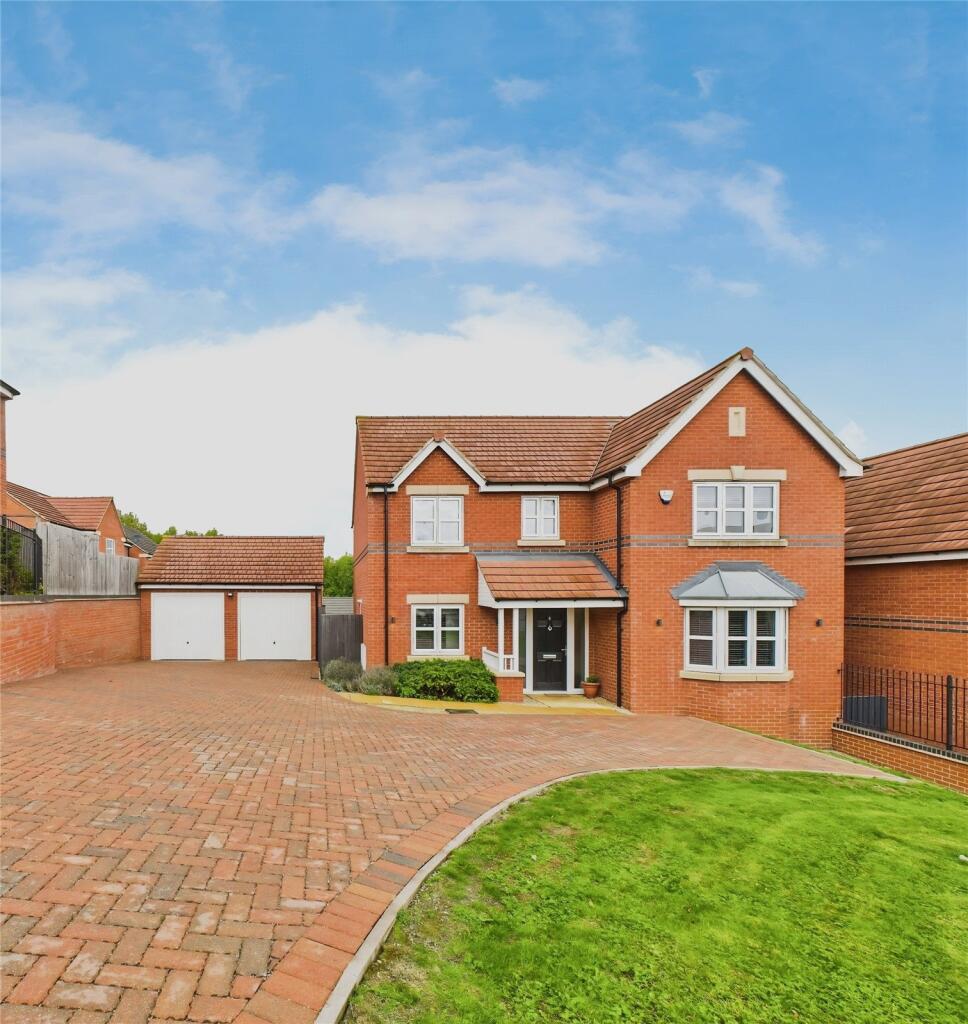 4-bed detached on Chapel Gate Lane, Langley Mill, Nottingham, Derbyshire, NG16, £385,000