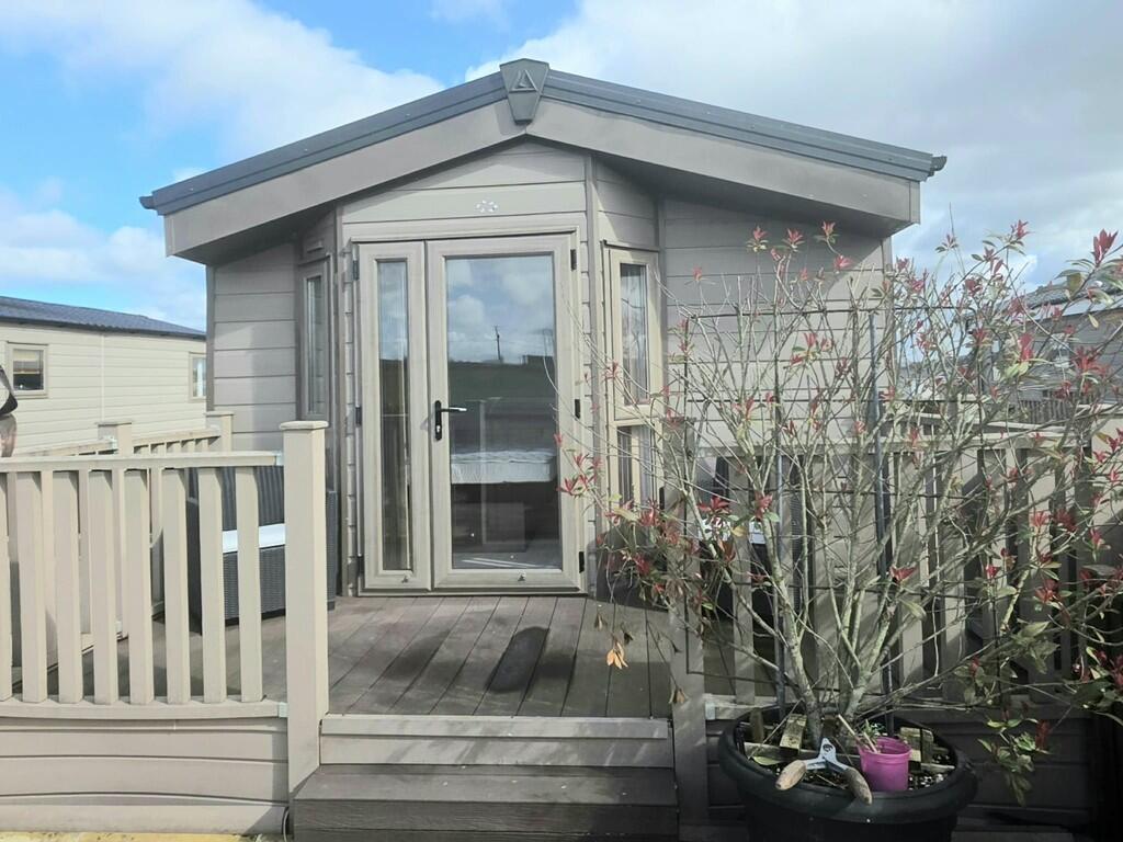 Main image of property: Claypits, Eastington