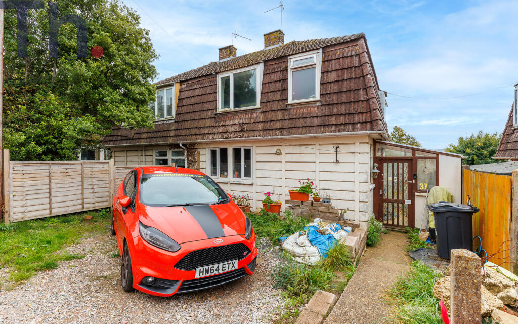 2-bed semi-detached on Newport, Isle Of Wight, £122,500