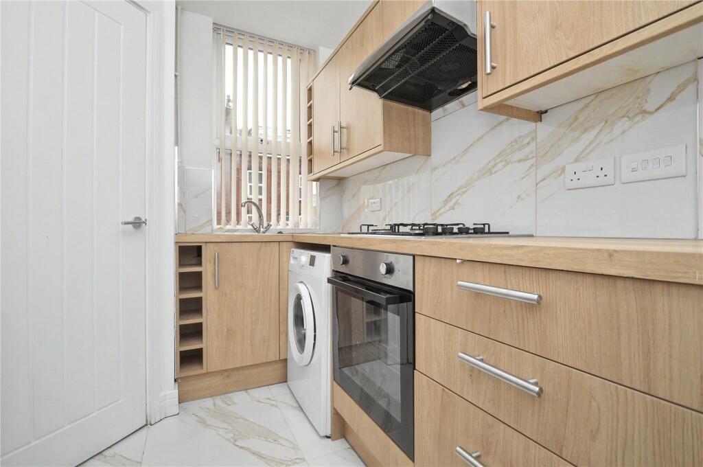 House in Leeds - View 4