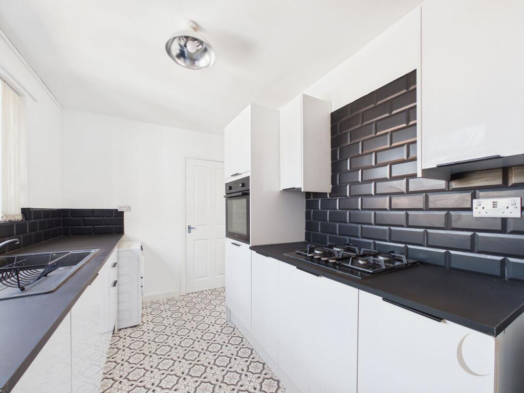 Apartment in South Tyneside, West Harton - View 3