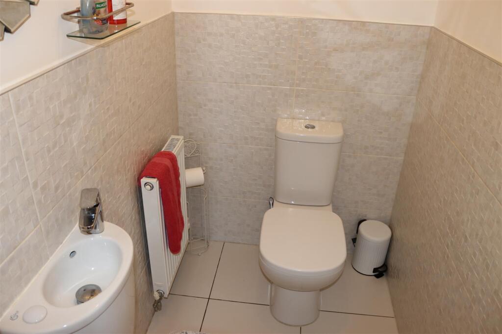 Rosedene Close, Rushall photo 2