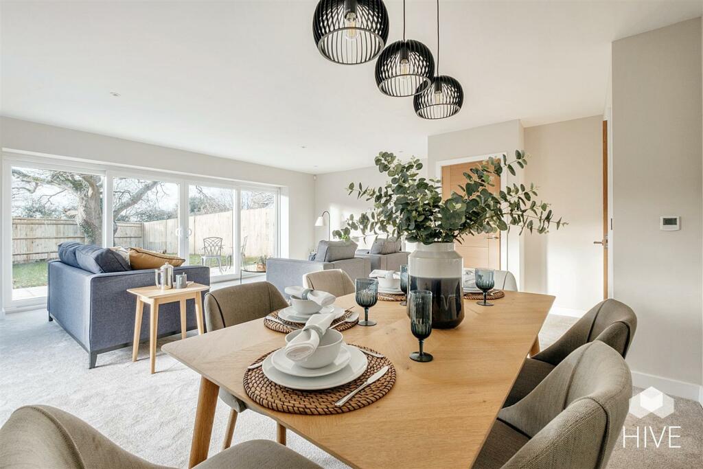 Fairway View Close, Linden Road, West Parley, Ferndown photo 3