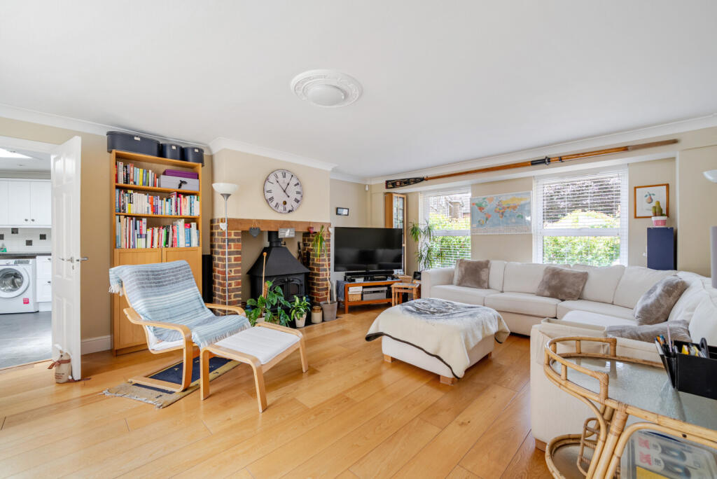 House in Elmbridge, Stoke D'Abernon - More