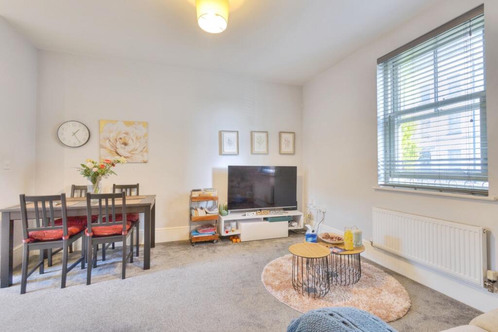 Apartment in Upton, St Crispin's - View 5