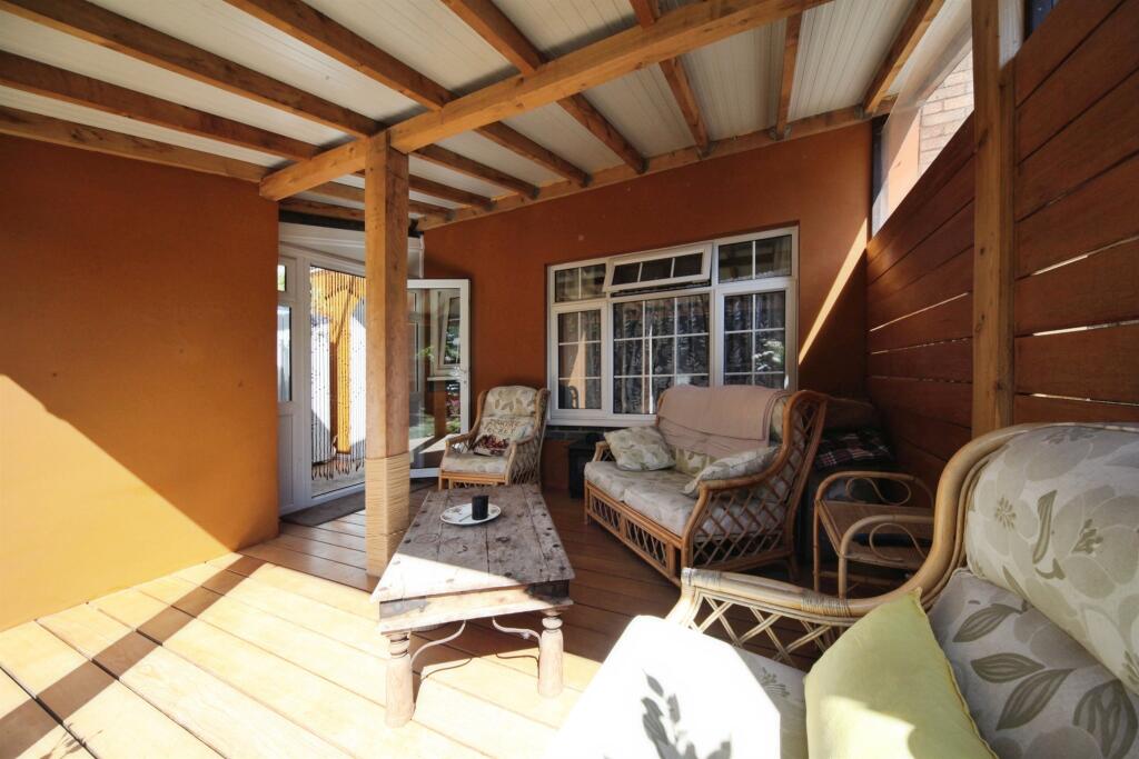 House in Luton - View 4