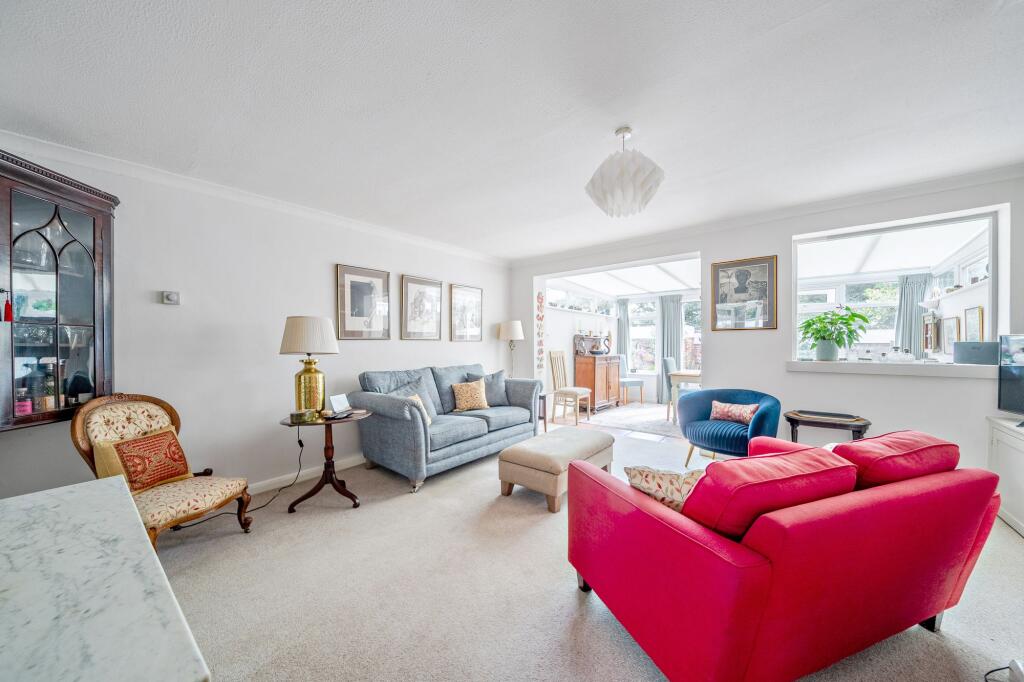 House in Waverley, Great Stoatley, Haslemere - View 4