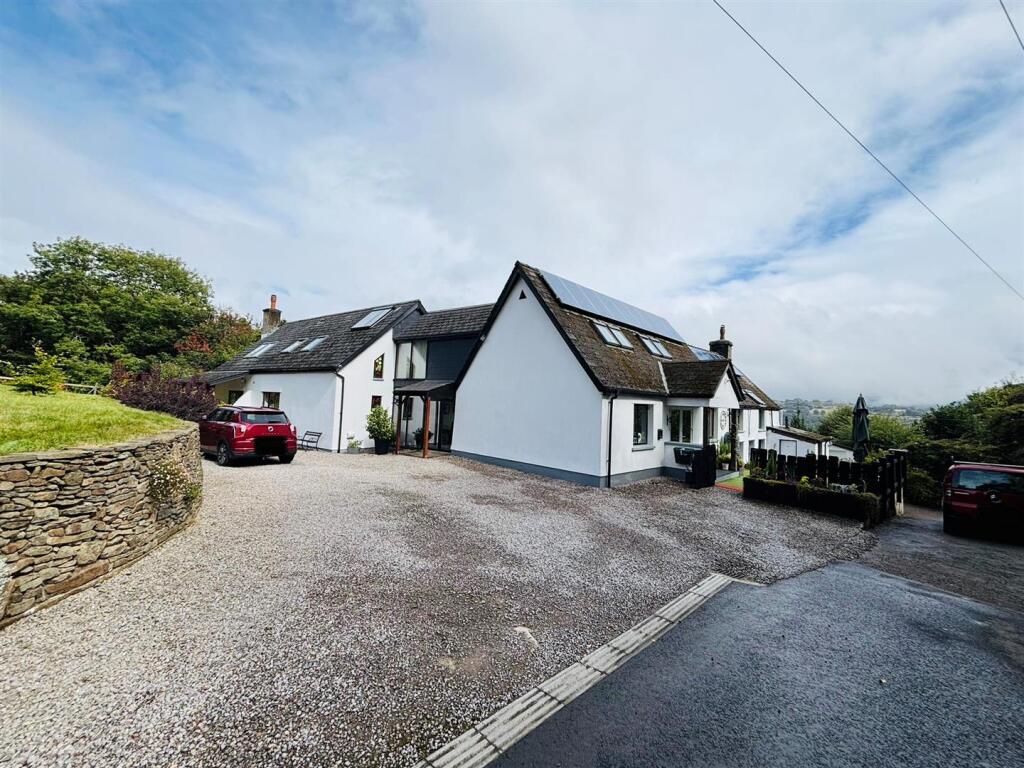 Main image of property: Crumlin, Newport