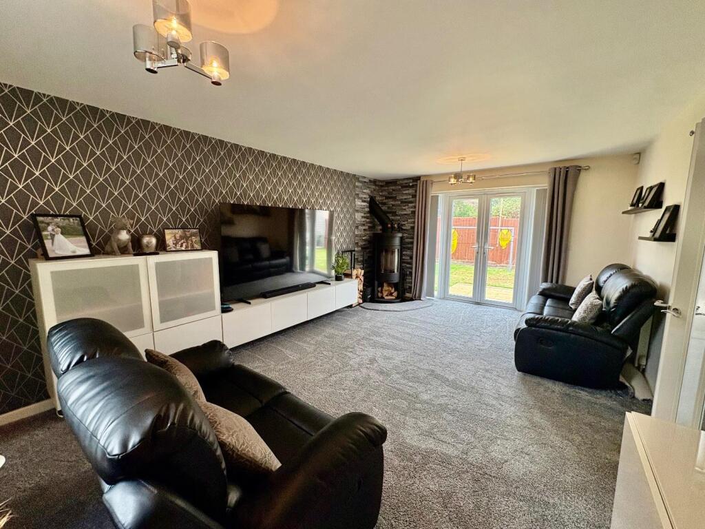 House in Desborough, North Northamptonshire - View 2
