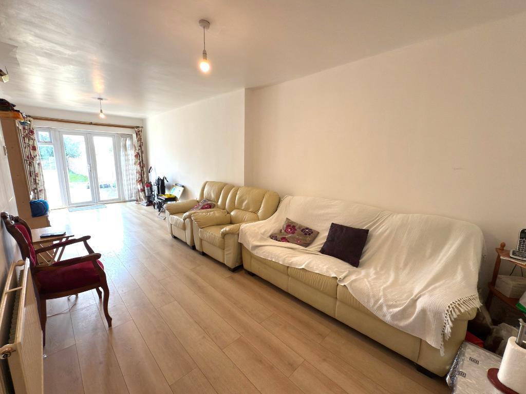 House in Luton - View 3