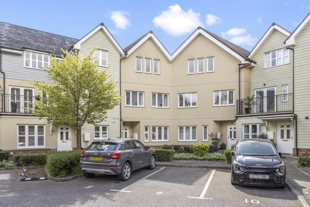 Main image of property: Springfield Park Gate, Springfield Park Road, Horsham, RH12