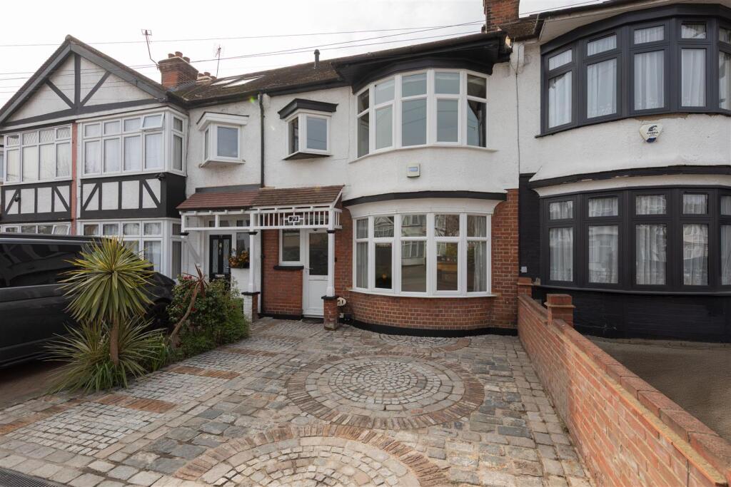 Cherrydown Avenue, Chingford, Chingford