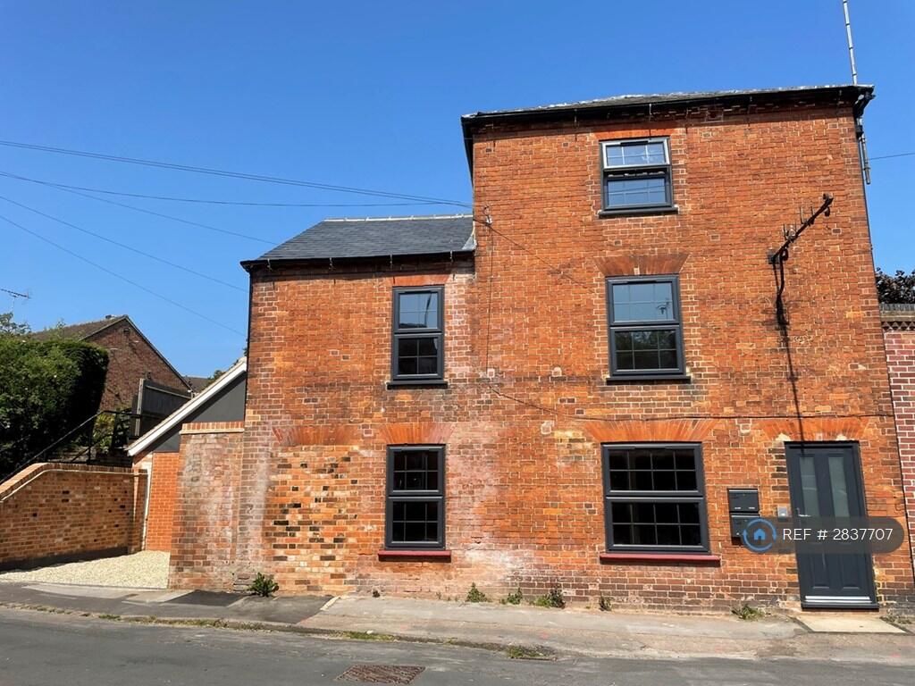 Main image of property: Hampton Road, Newbury, RG14