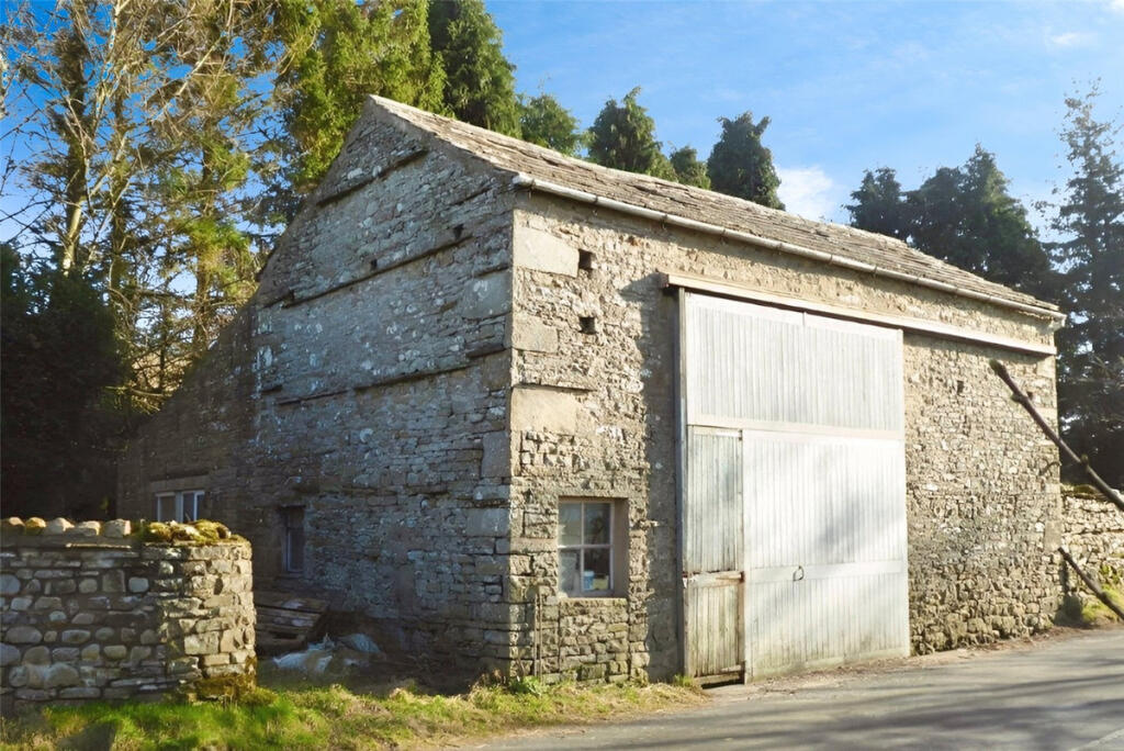 Main image of property: Howgate Barn & Land, Leyburn Road, Askrigg, DL8 3HJ
