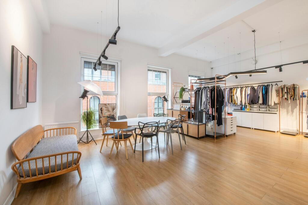SHOP 2.jpg