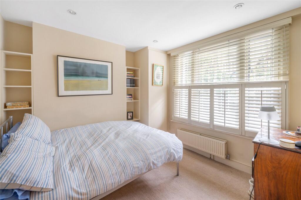 House in London - View 5
