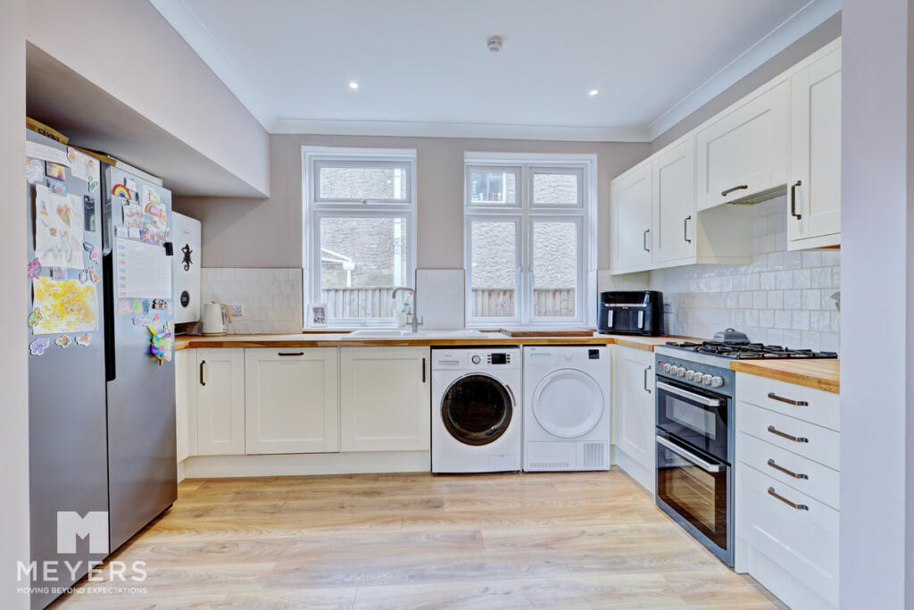 House in Christchurch, Iford, Bournemouth - More