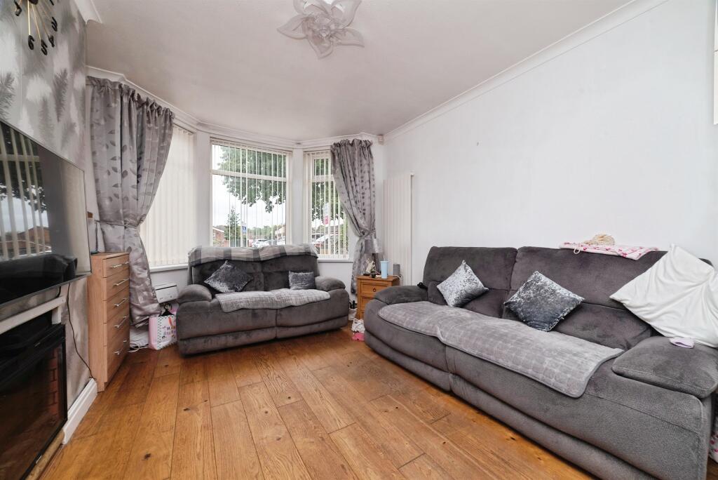 House in Hull - View 2