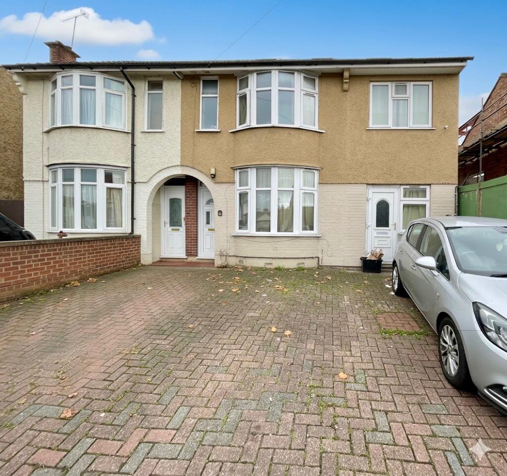 Main image of property: St. Margarets Avenue, Luton, Bedfordshire, LU3 1PH