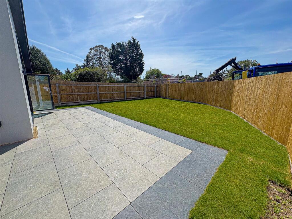 Braeside Road, St. Leonards, Ringwood photo 3
