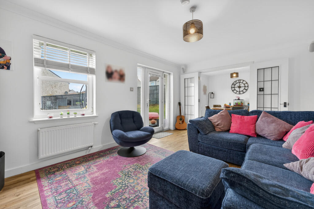 36 Donald Wynd, Largs, KA30 8TH photo 4