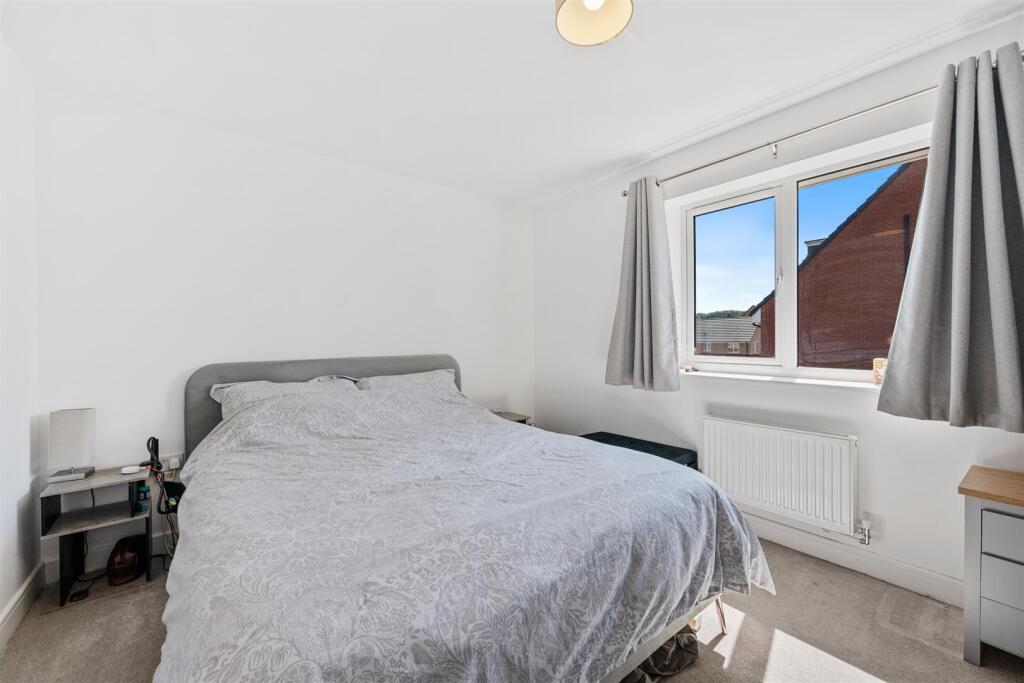 Elworthy Close, Kettering - More