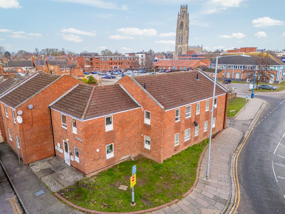 2-bed flat on James Street, Boston, Lincolnshire, PE21, £81,000