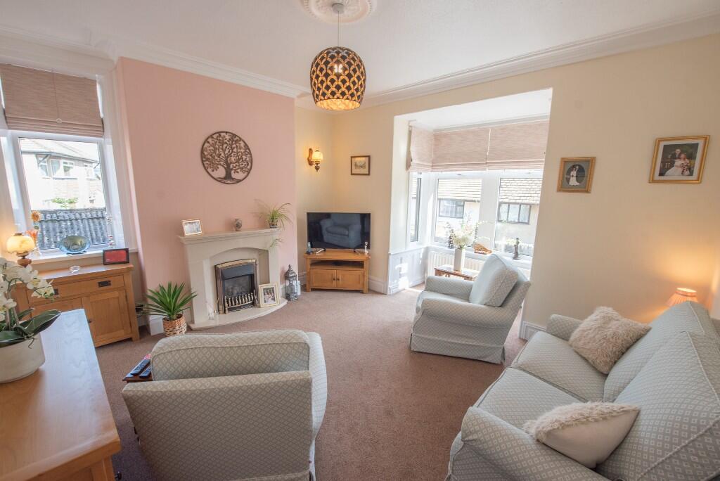 House in Sutton - View 5