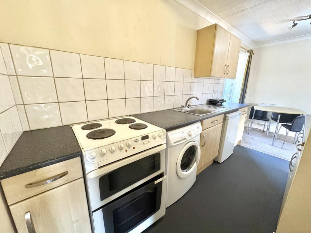 Apartment in London, Cowley - View 5