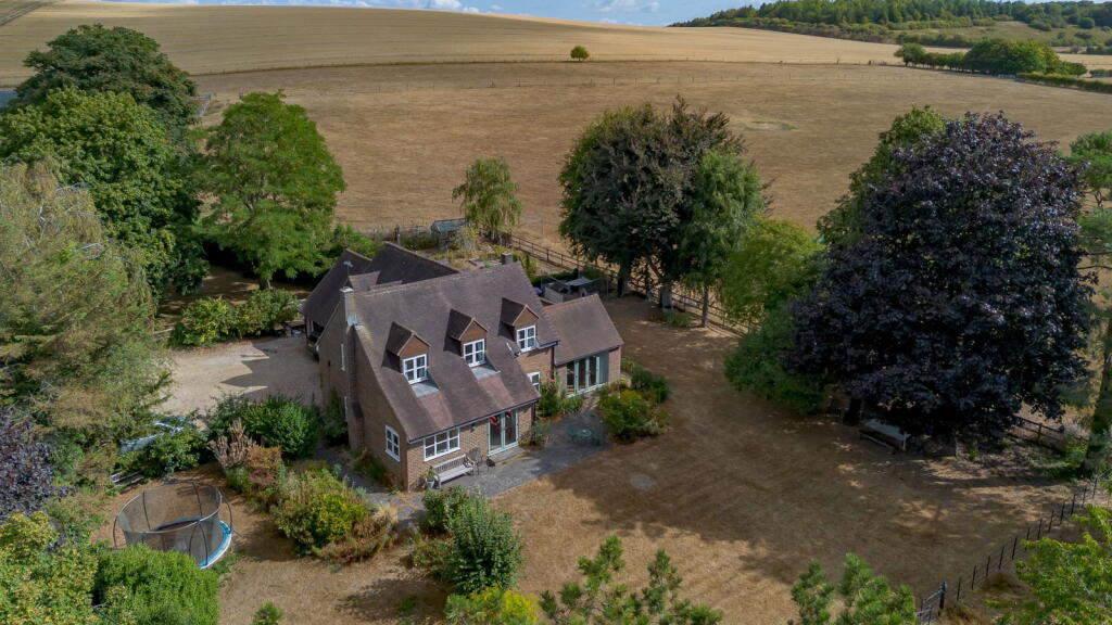 Main image of property: High Road, Brightwell-cum-Sotwell, Wallingford, OX10 0QX