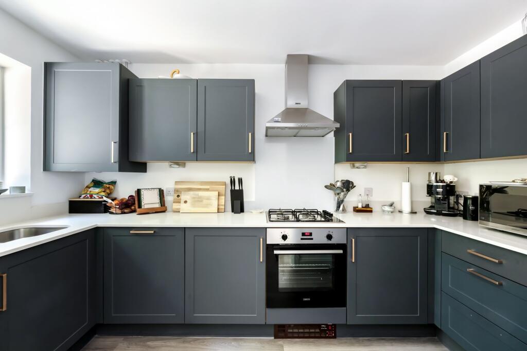 House in Crawley, Riverbrook place, Forge Wood - View 2