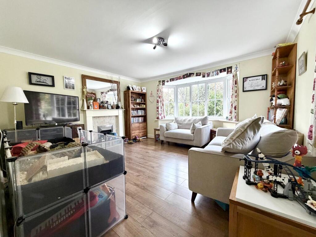 House in Northampton, Grange Park - View 4
