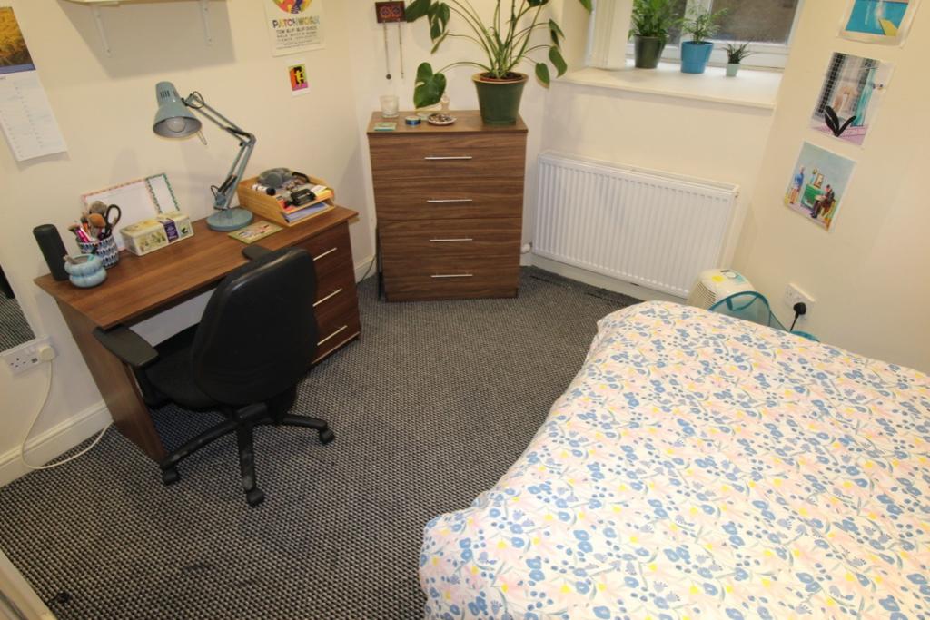6 bedroom terraced house for rent