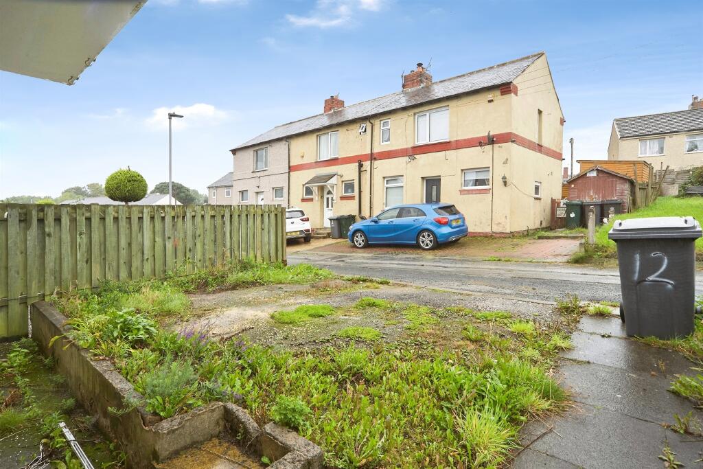 House in Bradford, Braithwaite, Keighley - View 2