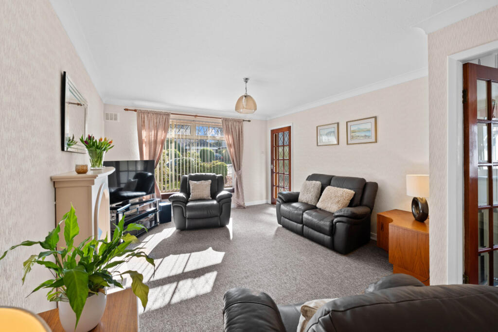 House in Bearsden, Kessington, East Dunbartonshire - View 2
