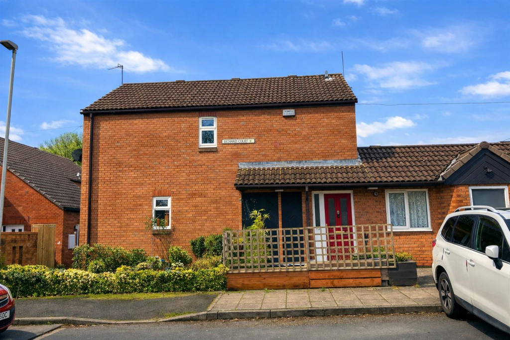 3-bed semi-detached on Richard Court, Darlington, £138,800
