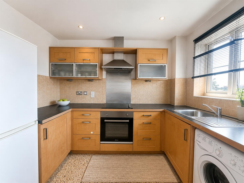 Apartment in Ilford - View 5