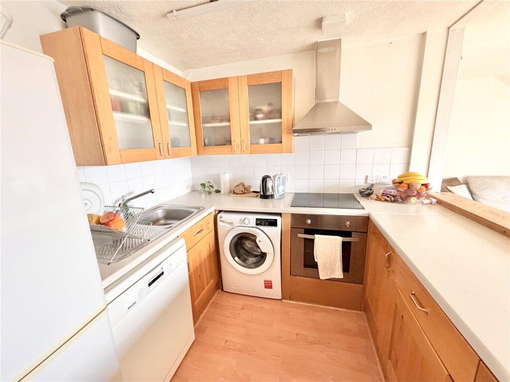 Sandringham Road, Lower Parkstone, Poole, Dorset, BH14 photo 3