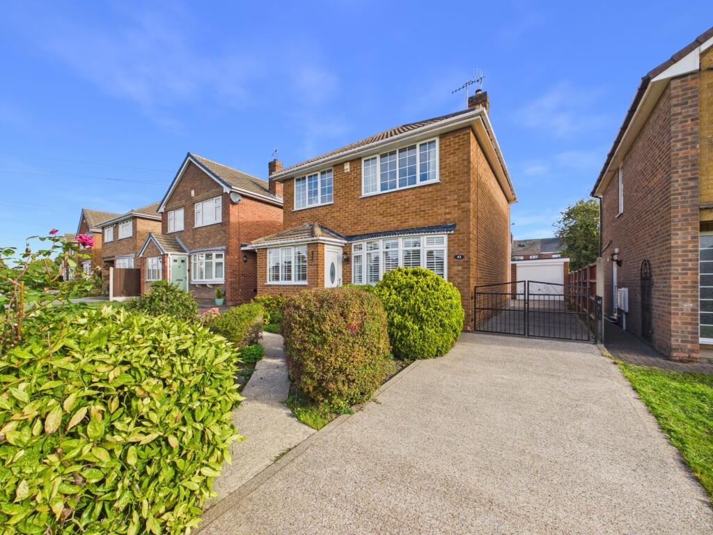 House in Chesterfield, Derbyshire - View 2