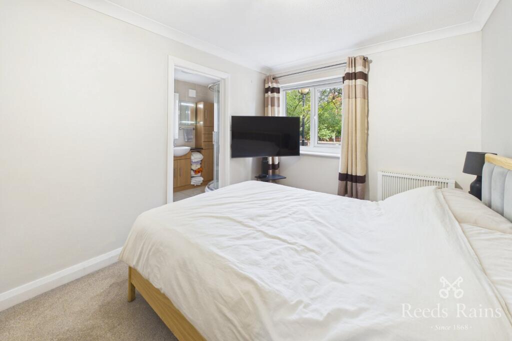 Apartment in Manchester - View 5