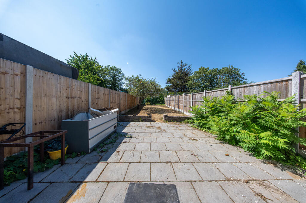 House in Romford - More