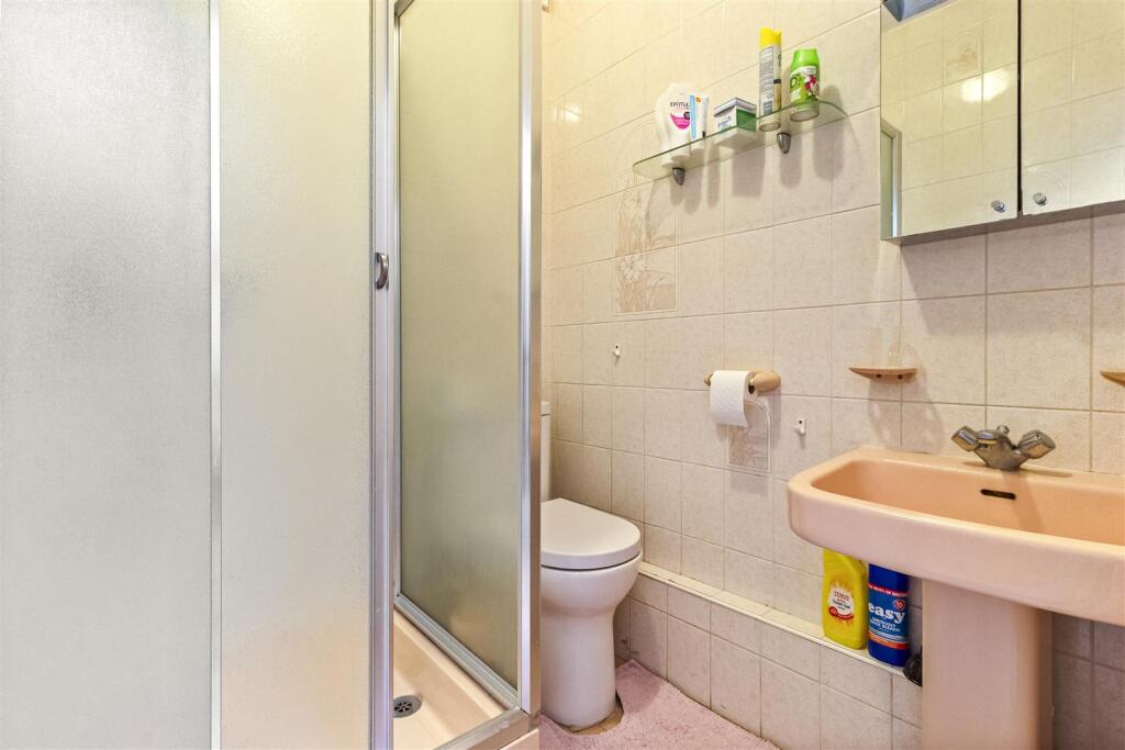 Woodlea Road, Worthing - View 6