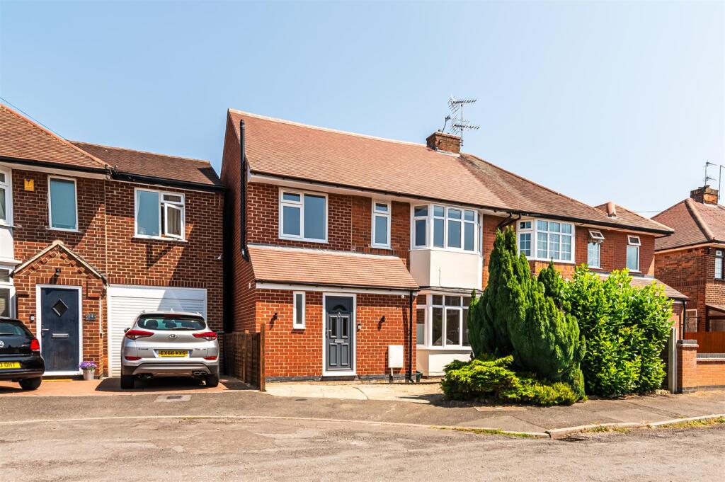 Main image of property: Farnsfield Avenue, Burton Joyce, Nottingham